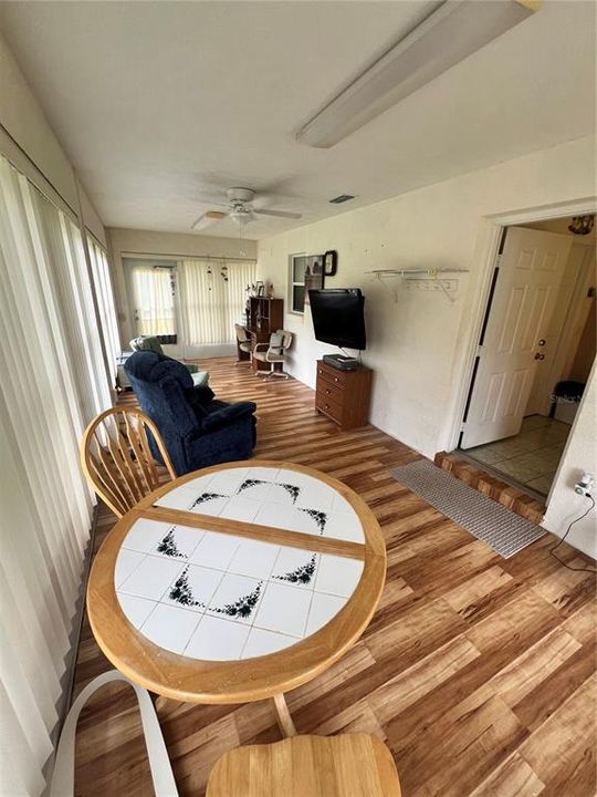 Active With Contract: $225,000 (2 beds, 2 baths, 1269 Square Feet)