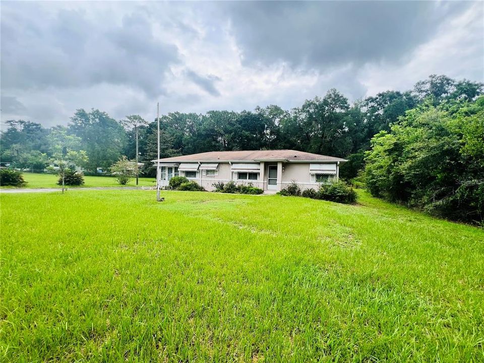 Active With Contract: $225,000 (2 beds, 2 baths, 1269 Square Feet)