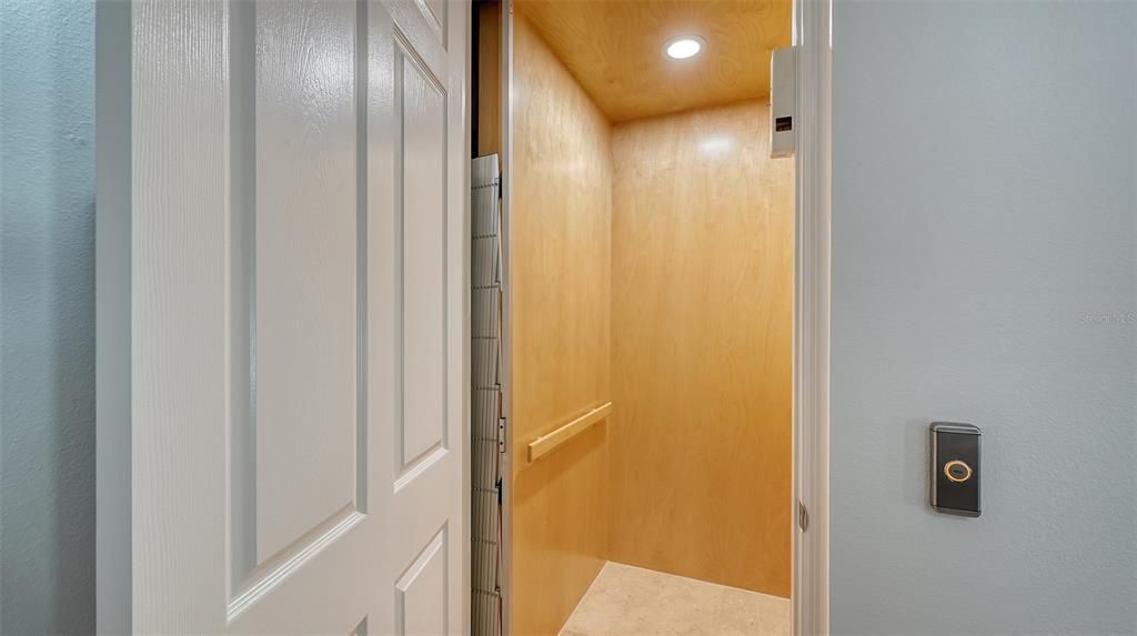 En Venta: $1,550,000 (3 camas, 4 baños, 4314 Pies cuadrados)