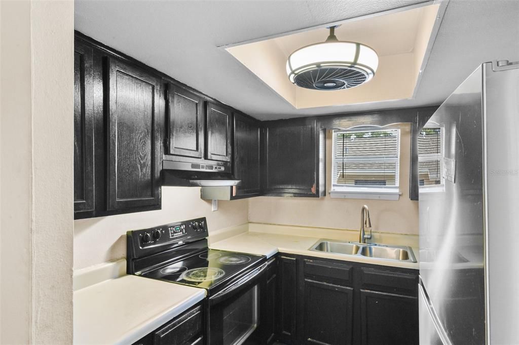 For Rent: $1,150 (2 beds, 1 baths, 843 Square Feet)