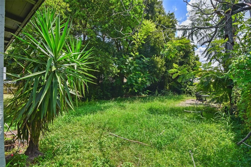 For Rent: $1,150 (2 beds, 1 baths, 843 Square Feet)