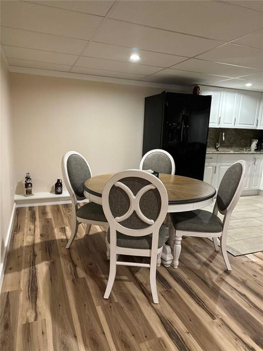 待售: $299,000 (3 贝兹, 3 浴室, 2038 平方英尺)