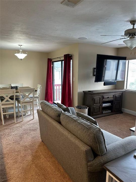 待售: $299,000 (3 贝兹, 3 浴室, 2038 平方英尺)