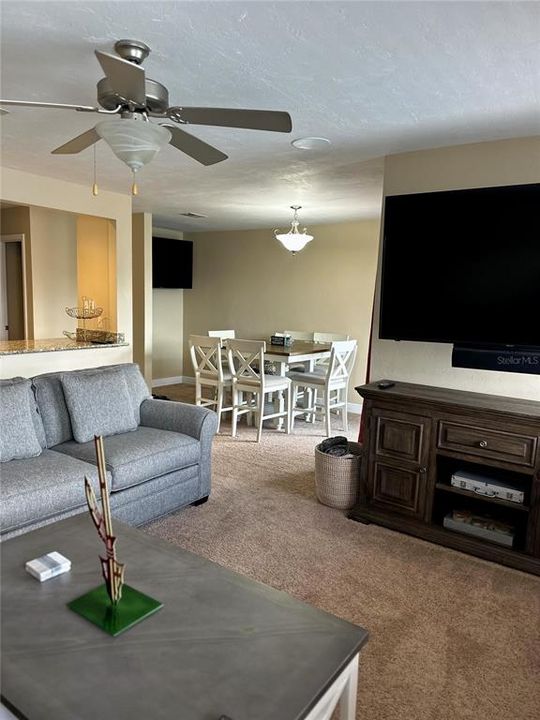 待售: $299,000 (3 贝兹, 3 浴室, 2038 平方英尺)