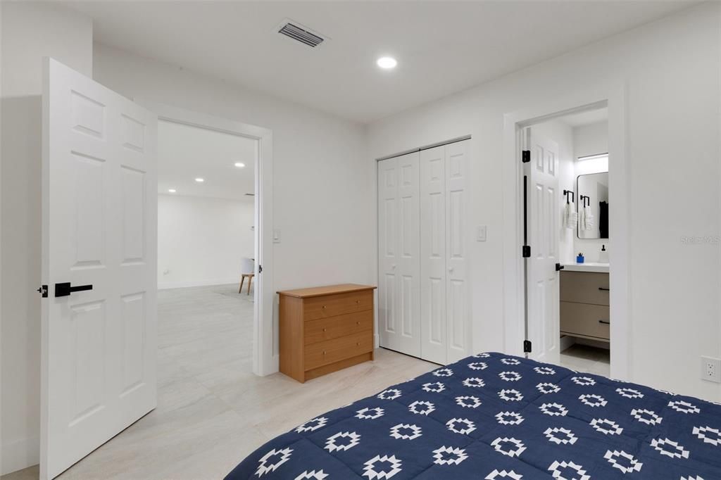 For Sale: $1,049,000 (4 beds, 4 baths, 2284 Square Feet)