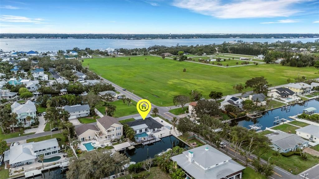 For Sale: $1,049,000 (4 beds, 4 baths, 2284 Square Feet)