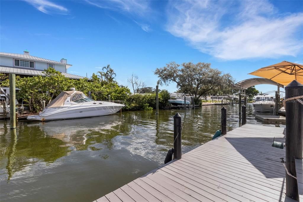 For Sale: $1,049,000 (4 beds, 4 baths, 2284 Square Feet)