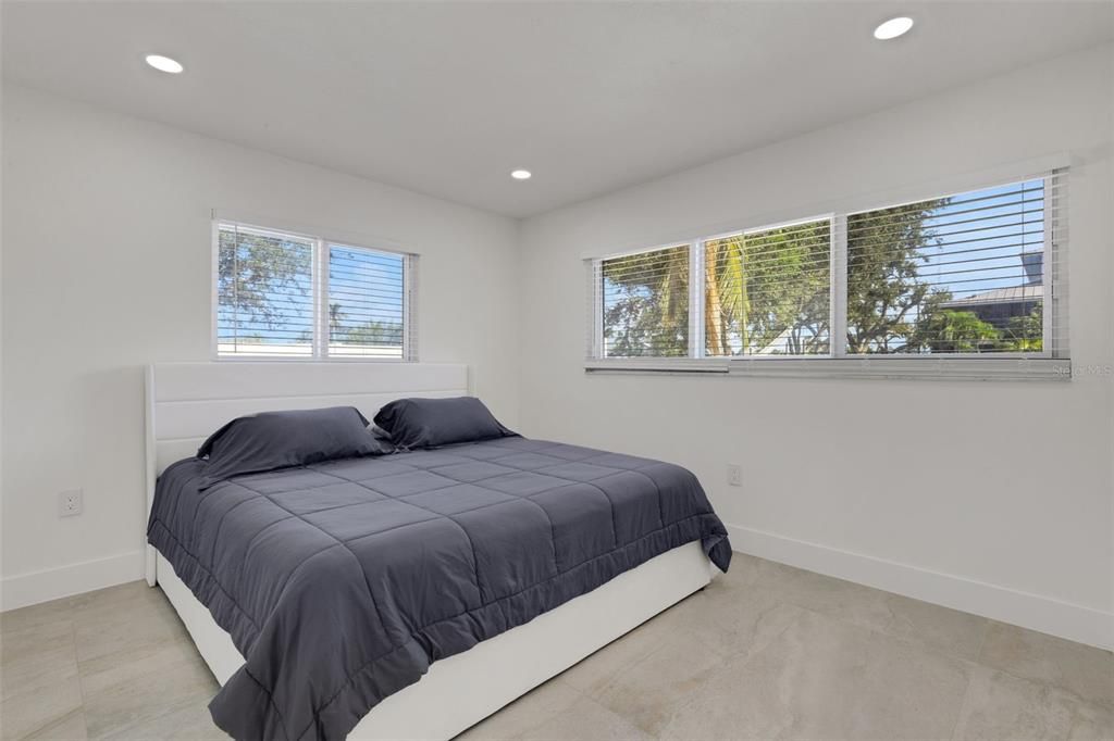 For Sale: $1,049,000 (4 beds, 4 baths, 2284 Square Feet)