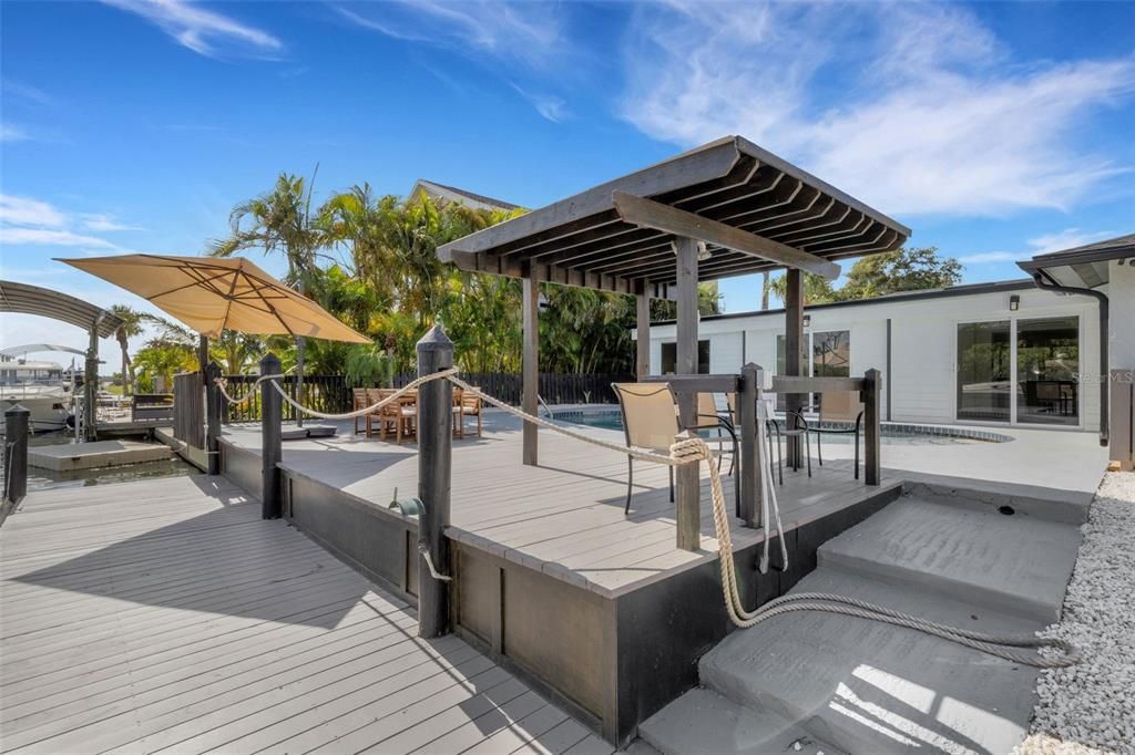 For Sale: $1,049,000 (4 beds, 4 baths, 2284 Square Feet)