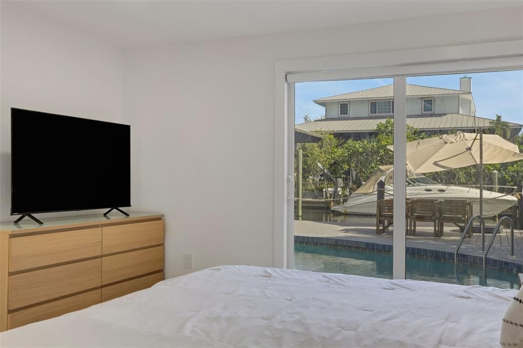 For Sale: $1,049,000 (4 beds, 4 baths, 2284 Square Feet)