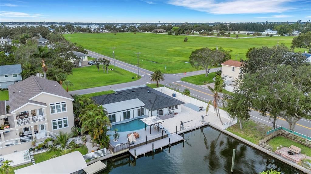 For Sale: $1,049,000 (4 beds, 4 baths, 2284 Square Feet)