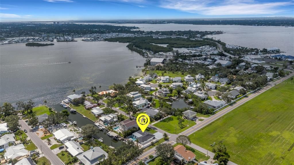 For Sale: $1,049,000 (4 beds, 4 baths, 2284 Square Feet)