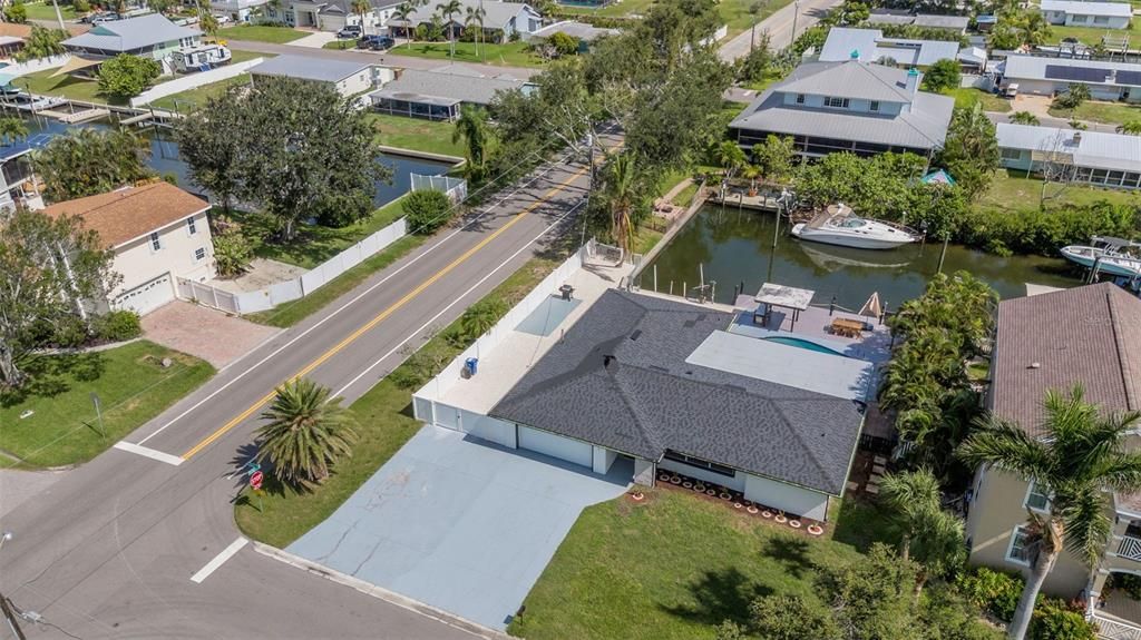 For Sale: $1,049,000 (4 beds, 4 baths, 2284 Square Feet)