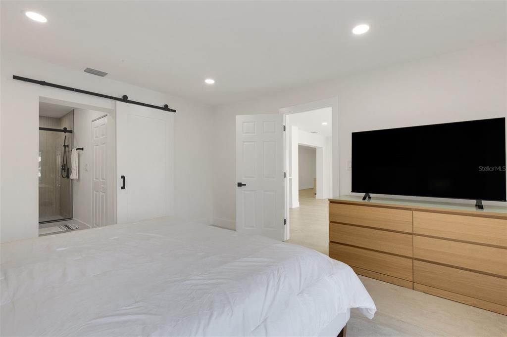 For Sale: $1,049,000 (4 beds, 4 baths, 2284 Square Feet)