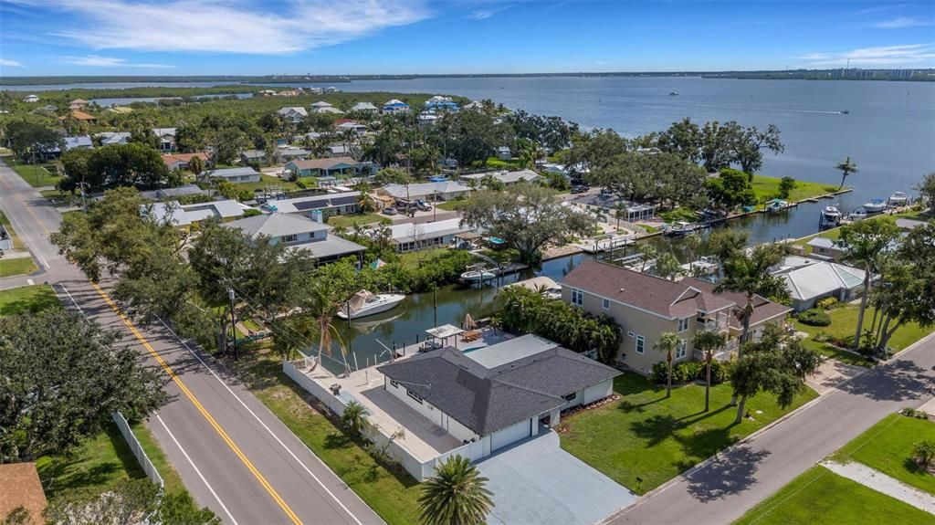 For Sale: $1,049,000 (4 beds, 4 baths, 2284 Square Feet)