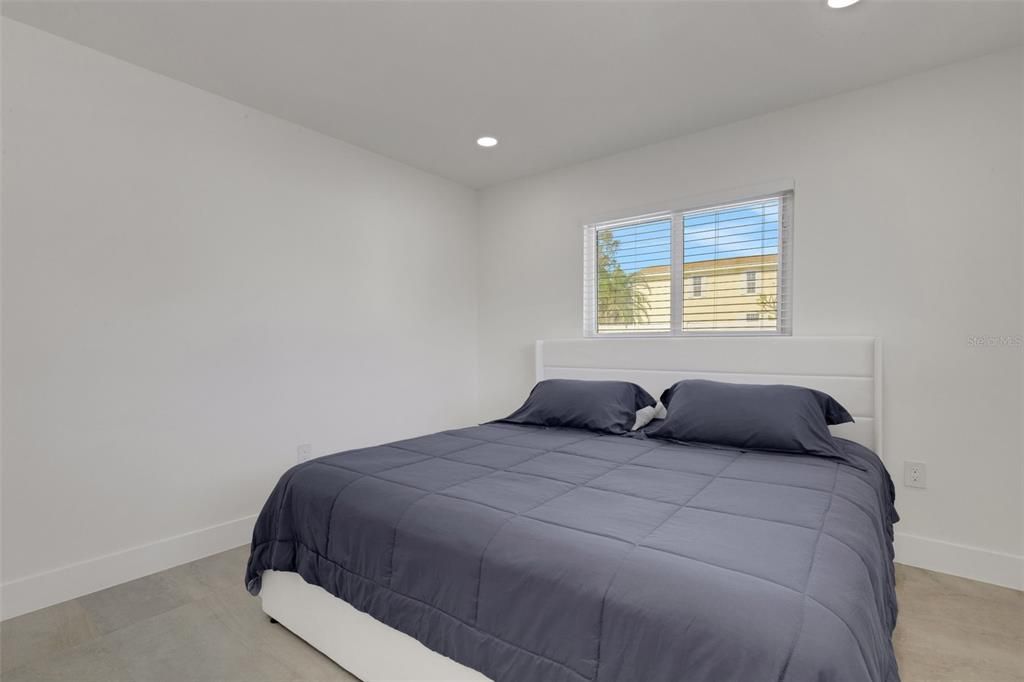 For Sale: $1,049,000 (4 beds, 4 baths, 2284 Square Feet)