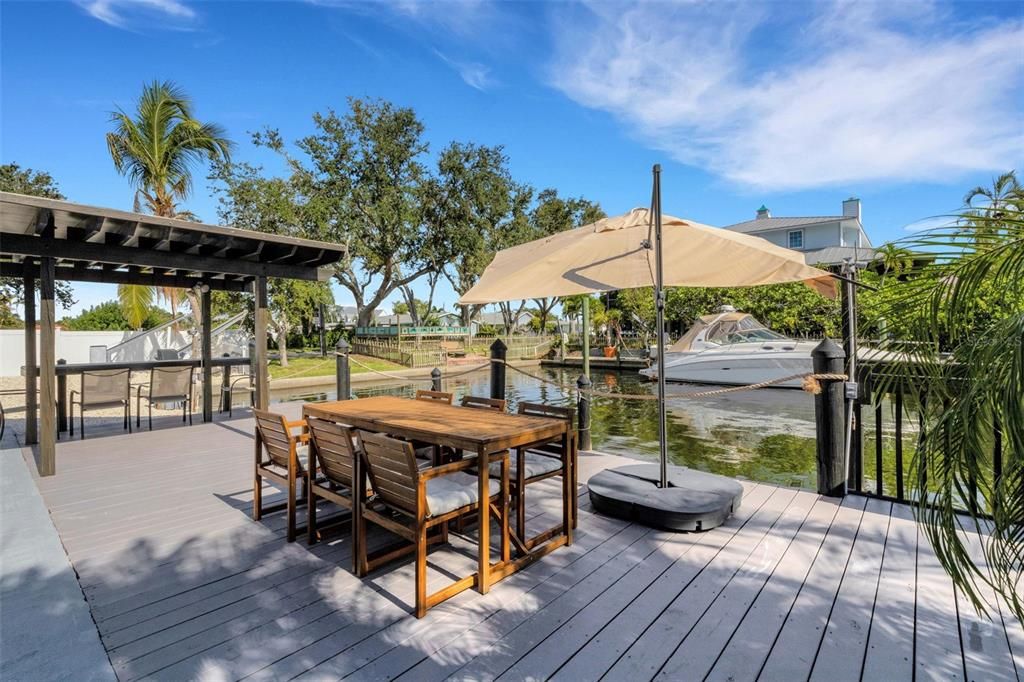 For Sale: $1,049,000 (4 beds, 4 baths, 2284 Square Feet)