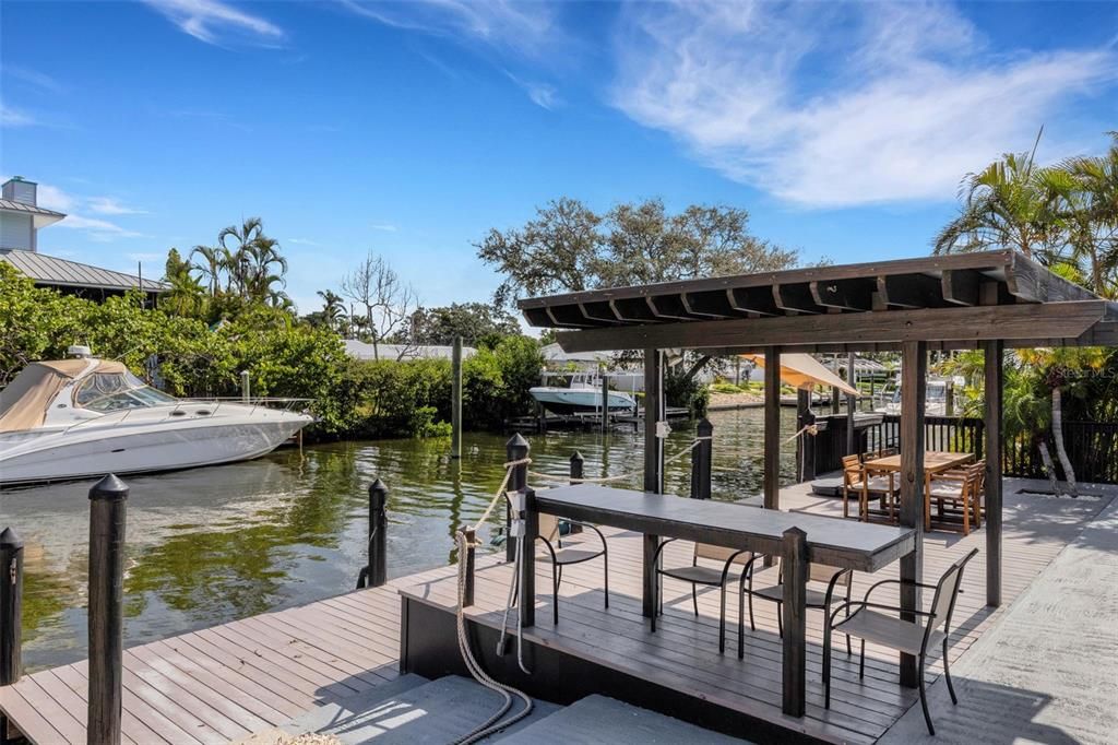 For Sale: $1,049,000 (4 beds, 4 baths, 2284 Square Feet)