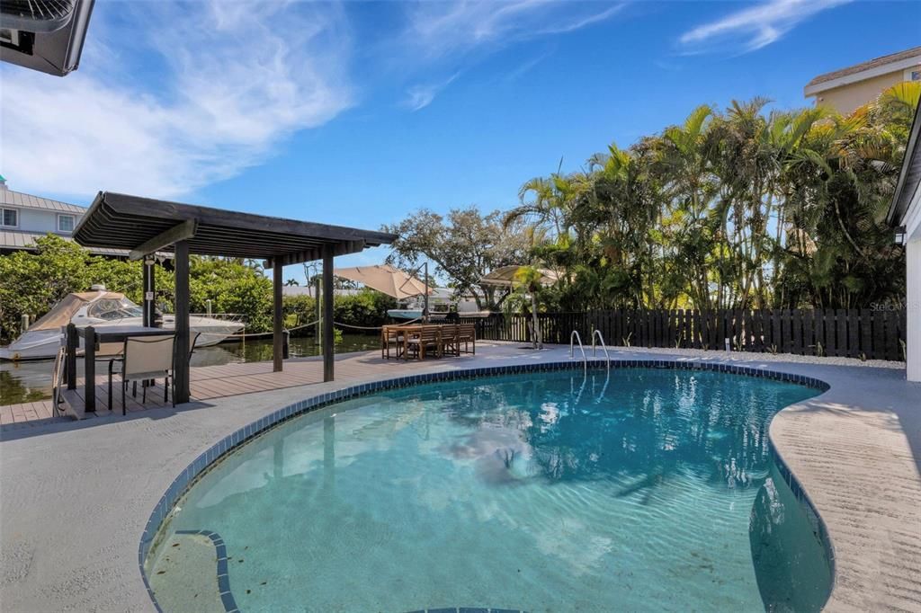 For Sale: $1,049,000 (4 beds, 4 baths, 2284 Square Feet)