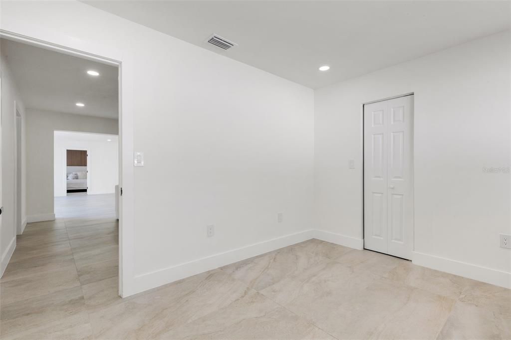 For Sale: $1,049,000 (4 beds, 4 baths, 2284 Square Feet)