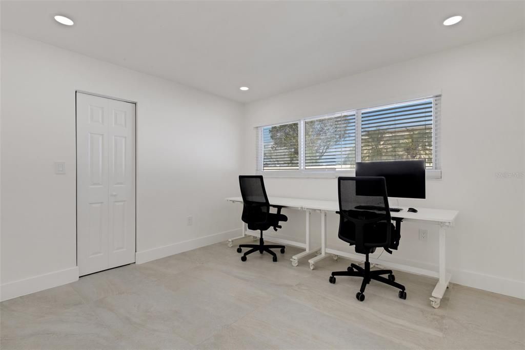 For Sale: $1,049,000 (4 beds, 4 baths, 2284 Square Feet)