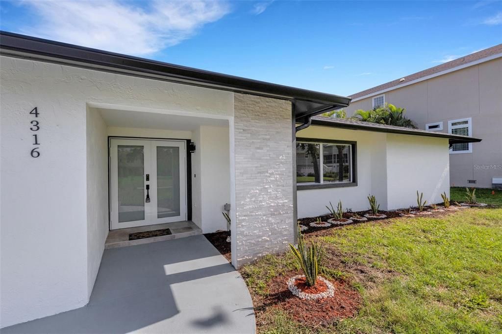 For Sale: $1,049,000 (4 beds, 4 baths, 2284 Square Feet)