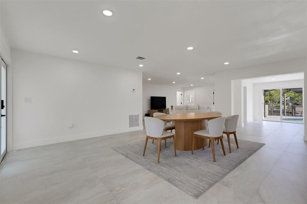 For Sale: $1,049,000 (4 beds, 4 baths, 2284 Square Feet)