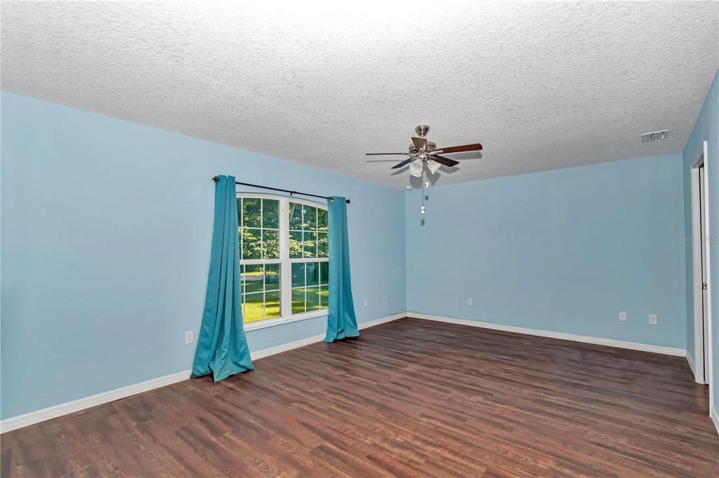 En Renta: $2,000 (3 camas, 2 baños, 1956 Pies cuadrados)