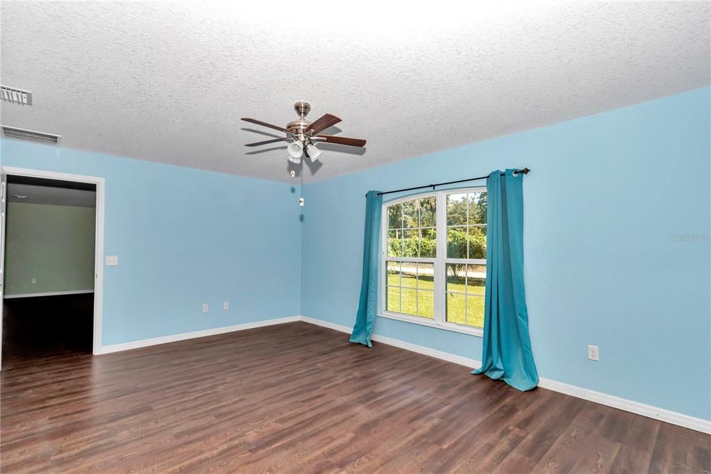 En Renta: $2,000 (3 camas, 2 baños, 1956 Pies cuadrados)