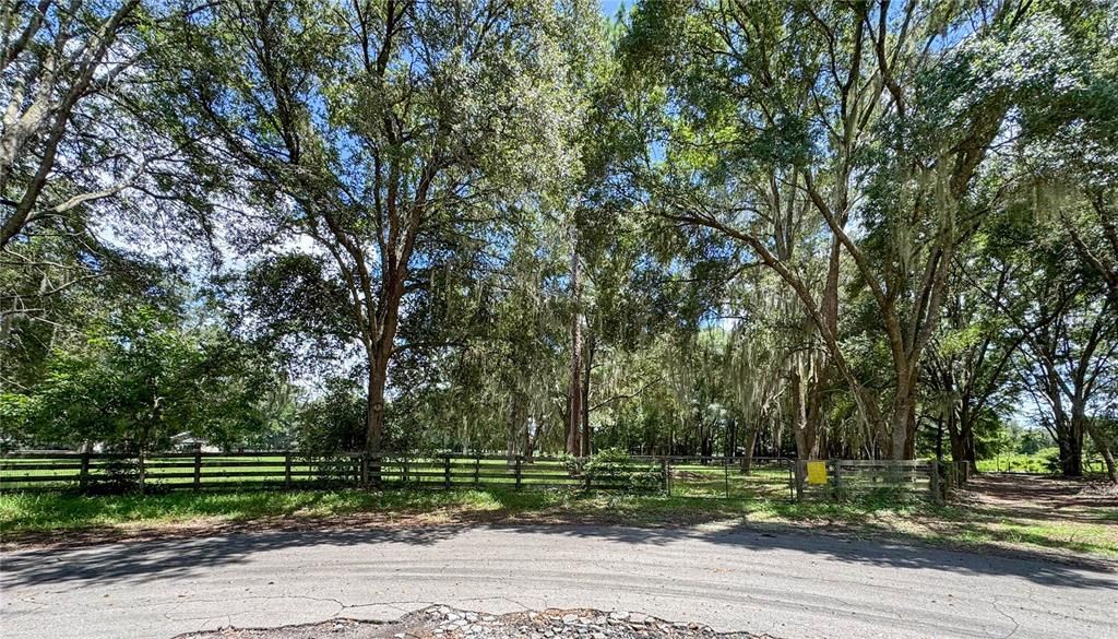 合同活跃: $199,000 (2.01 acres)