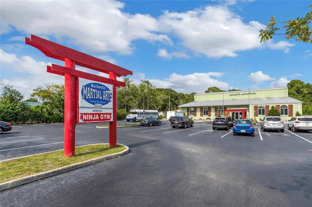 На продажу: $2,350,000 (0 спален, 0 ванн, 10600 Квадратных фут)