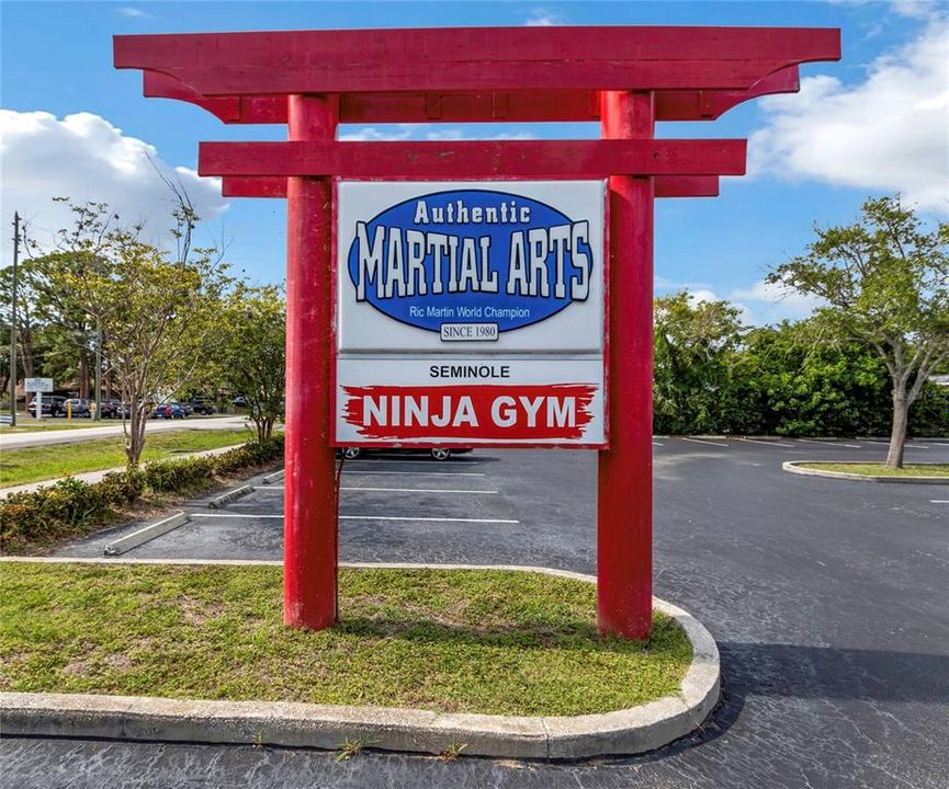 На продажу: $2,350,000 (0 спален, 0 ванн, 10600 Квадратных фут)