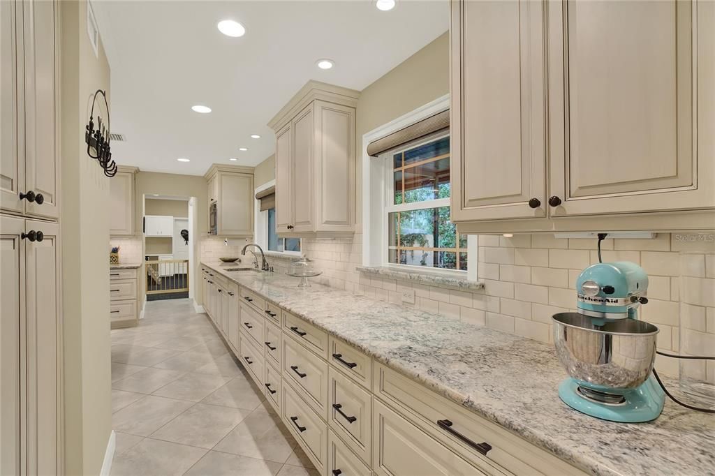 На продажу: $999,000 (3 спален, 2 ванн, 2784 Квадратных фут)