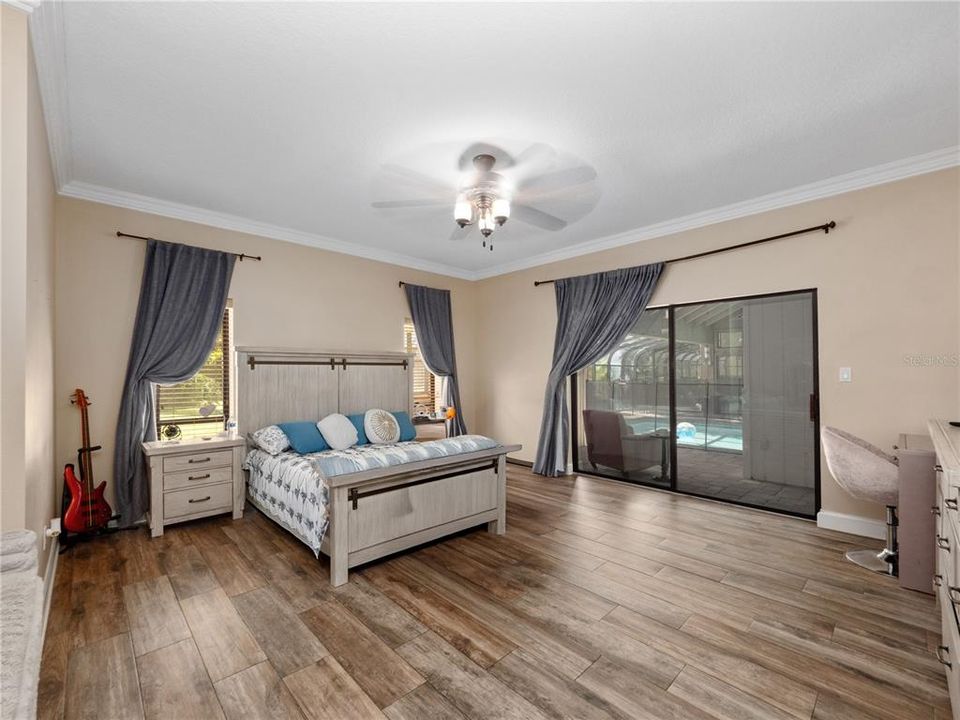 Active With Contract: $999,900 (5 beds, 3 baths, 4151 Square Feet)