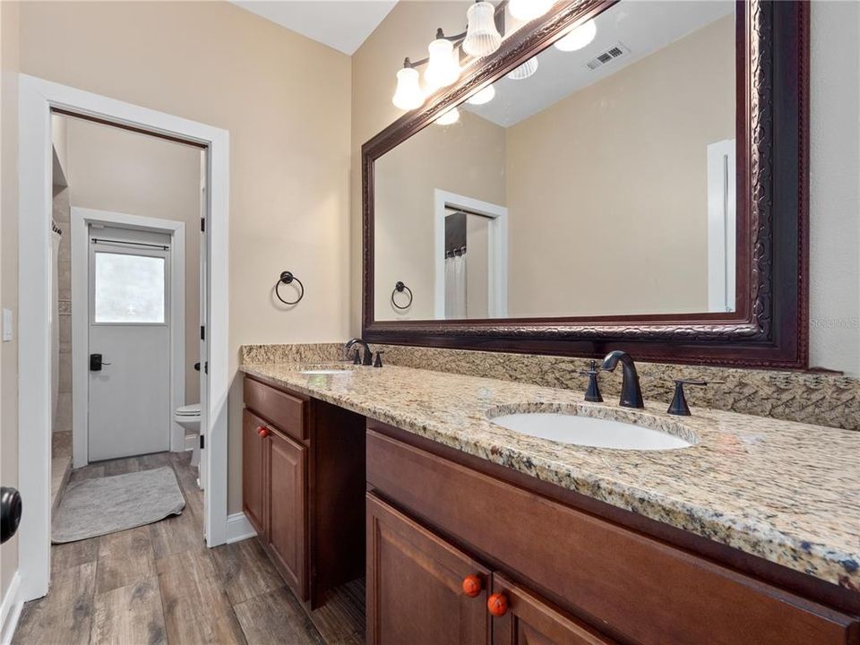 Active With Contract: $999,900 (5 beds, 3 baths, 4151 Square Feet)