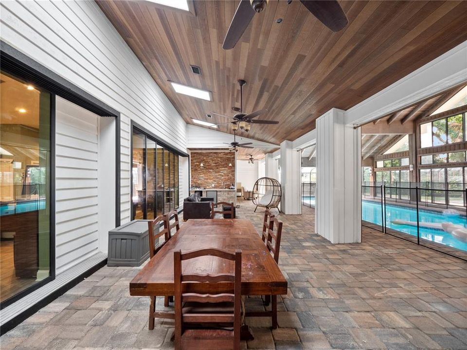 Active With Contract: $999,900 (5 beds, 3 baths, 4151 Square Feet)