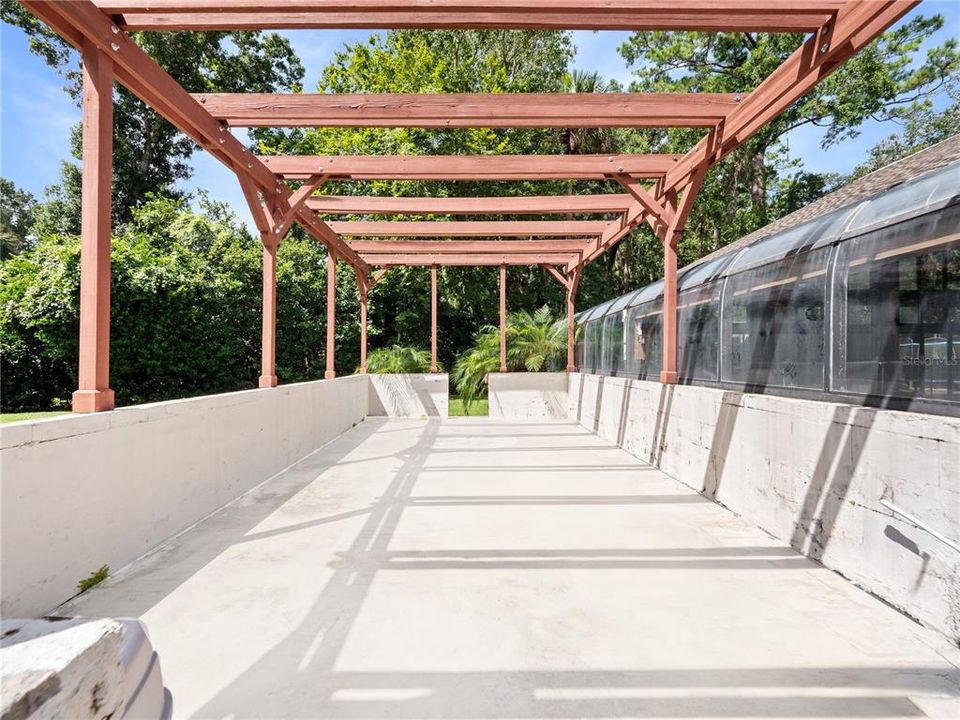 Active With Contract: $999,900 (5 beds, 3 baths, 4151 Square Feet)