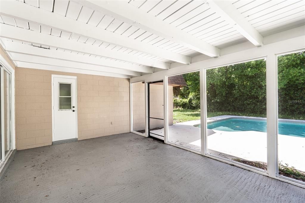 For Sale: $485,000 (4 beds, 2 baths, 1993 Square Feet)