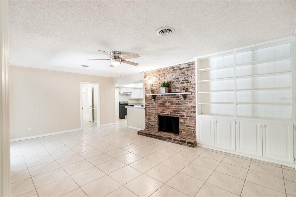 For Sale: $485,000 (4 beds, 2 baths, 1993 Square Feet)