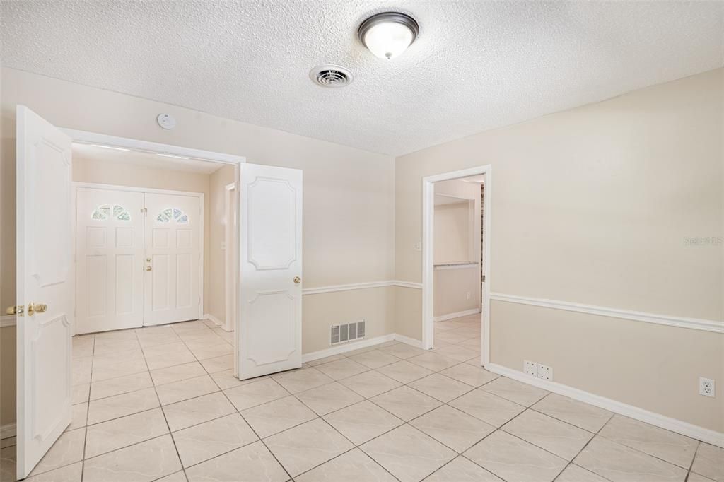 For Sale: $485,000 (4 beds, 2 baths, 1993 Square Feet)