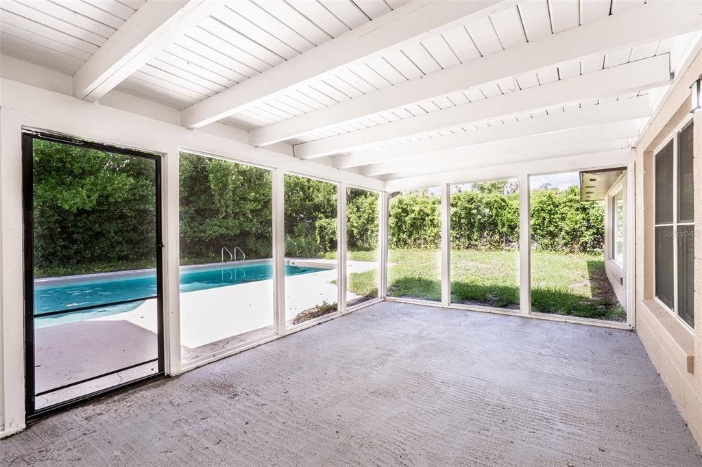 For Sale: $485,000 (4 beds, 2 baths, 1993 Square Feet)