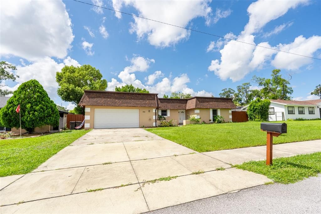 For Sale: $485,000 (4 beds, 2 baths, 1993 Square Feet)