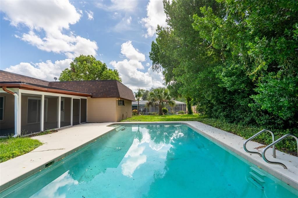 For Sale: $485,000 (4 beds, 2 baths, 1993 Square Feet)