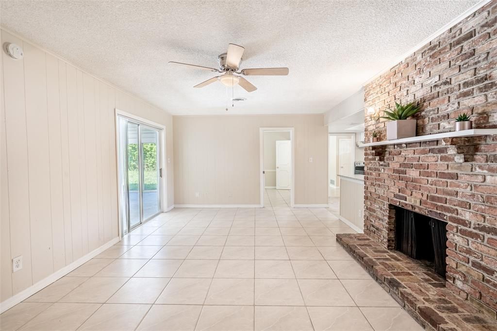 For Sale: $485,000 (4 beds, 2 baths, 1993 Square Feet)