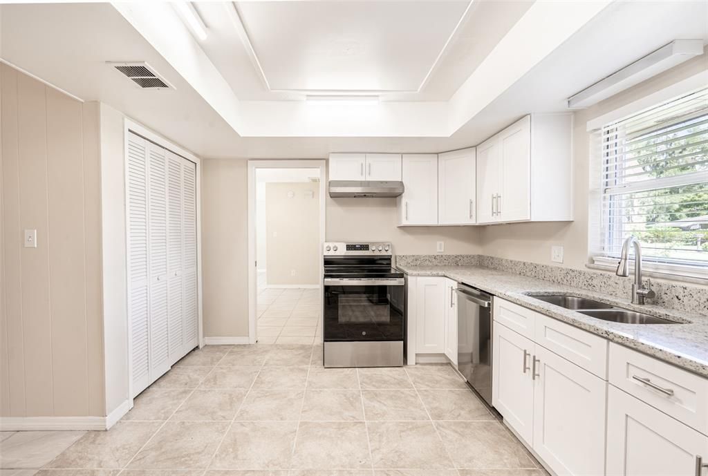 For Sale: $485,000 (4 beds, 2 baths, 1993 Square Feet)