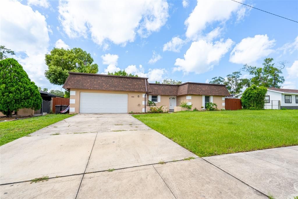 For Sale: $485,000 (4 beds, 2 baths, 1993 Square Feet)