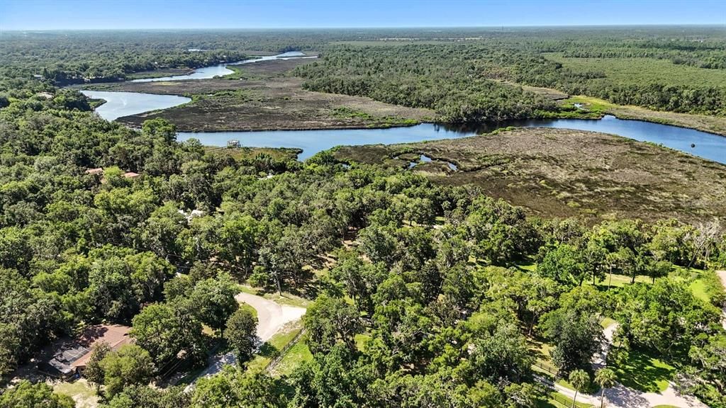 На продажу: $699,888 (2.54 acres)