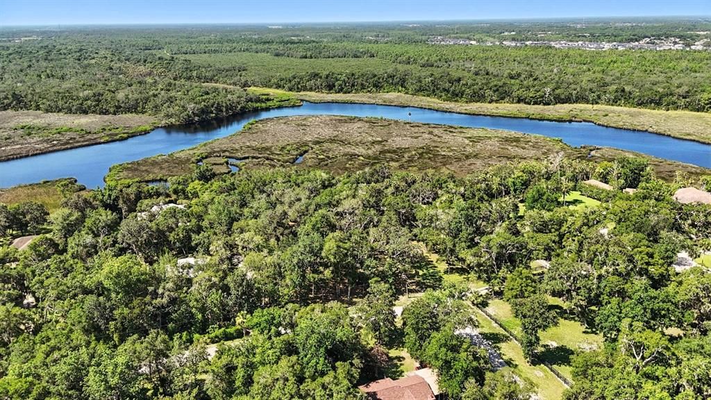 На продажу: $699,888 (2.54 acres)