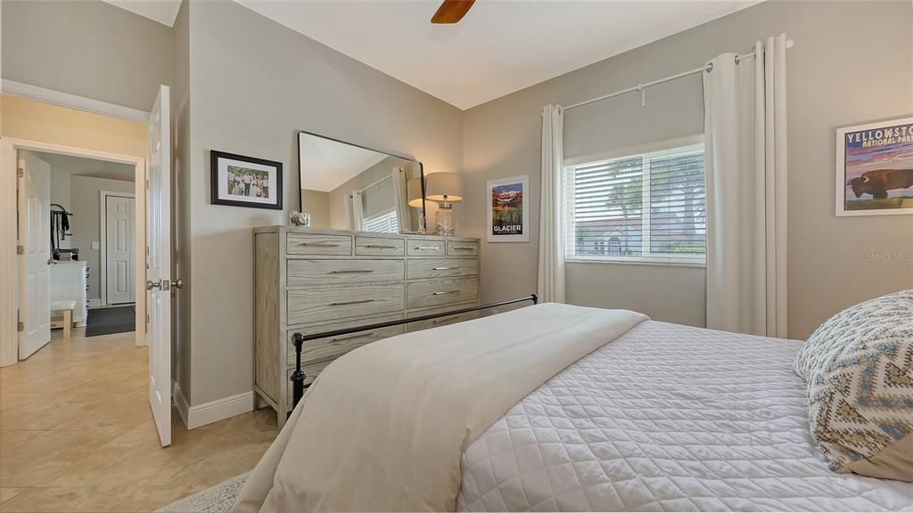 Под контрактом: $679,000 (3 спален, 2 ванн, 2181 Квадратных фут)