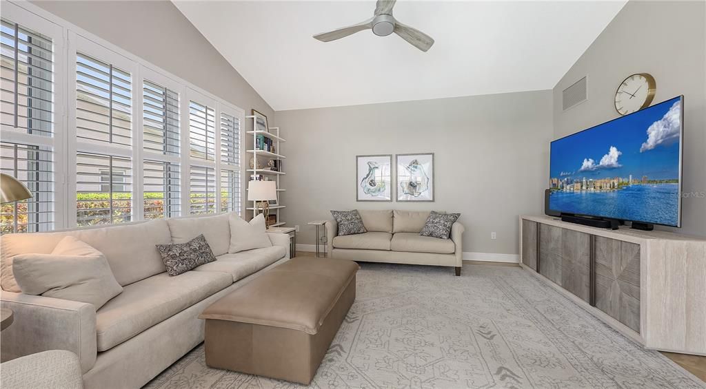 Под контрактом: $679,000 (3 спален, 2 ванн, 2181 Квадратных фут)